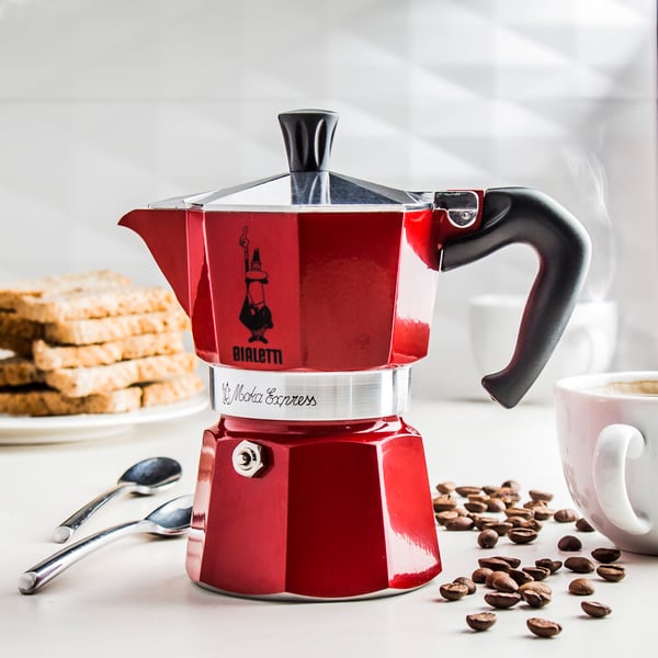 BIALETTI Moka Express 3 šálky espressa (3 tz) červený - italský hliníkový tlakový kávovar