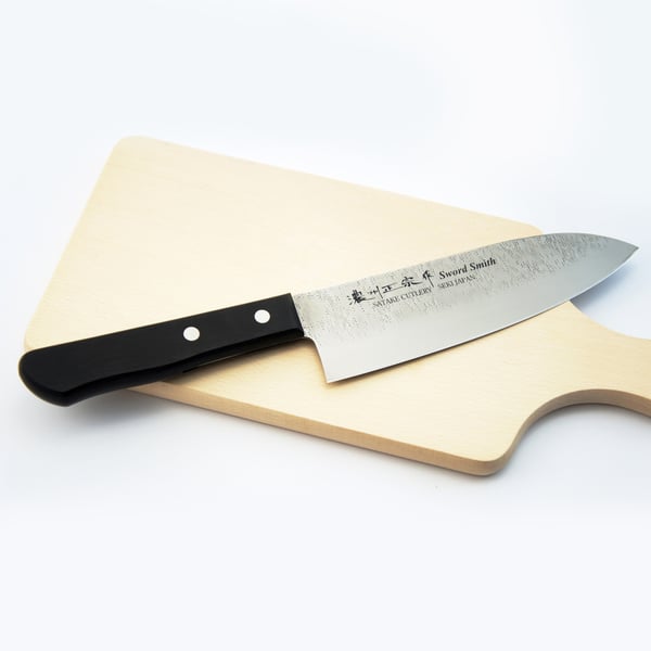 Nůž Santoku z nerezové oceli SATAKE NASHIJI BLACK černý 17 cm