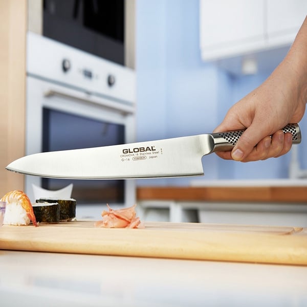 Kuchařský nůž z nerezové oceli GLOBAL SÉRIE G 24 cm
