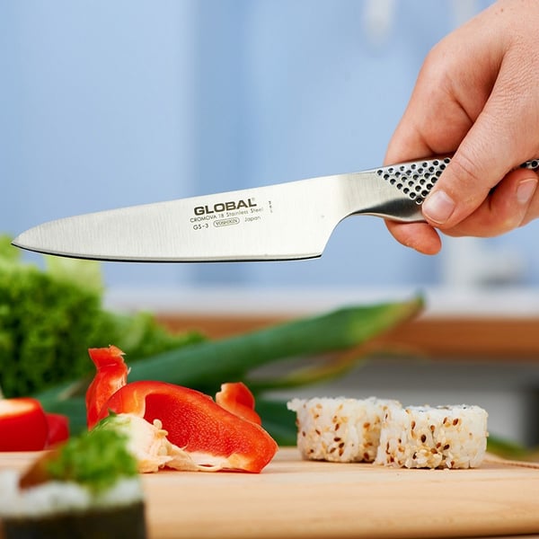 Kuchařský nůž z nerezové oceli GLOBAL SÉRIE GS 13 cm