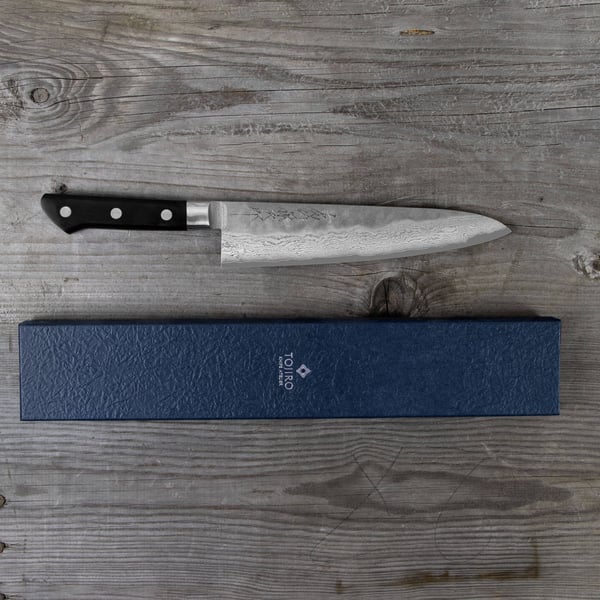 TOJIRO Atelier Forged VG-10 21 cm - kuchařský nůž z nerezové oceli
