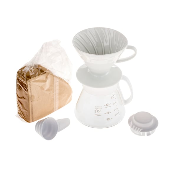 HARIO V60-02 Dripper And Pot 0,6 l bílý – keramický dripper na kávu s konvičkou, filtry a měrkou