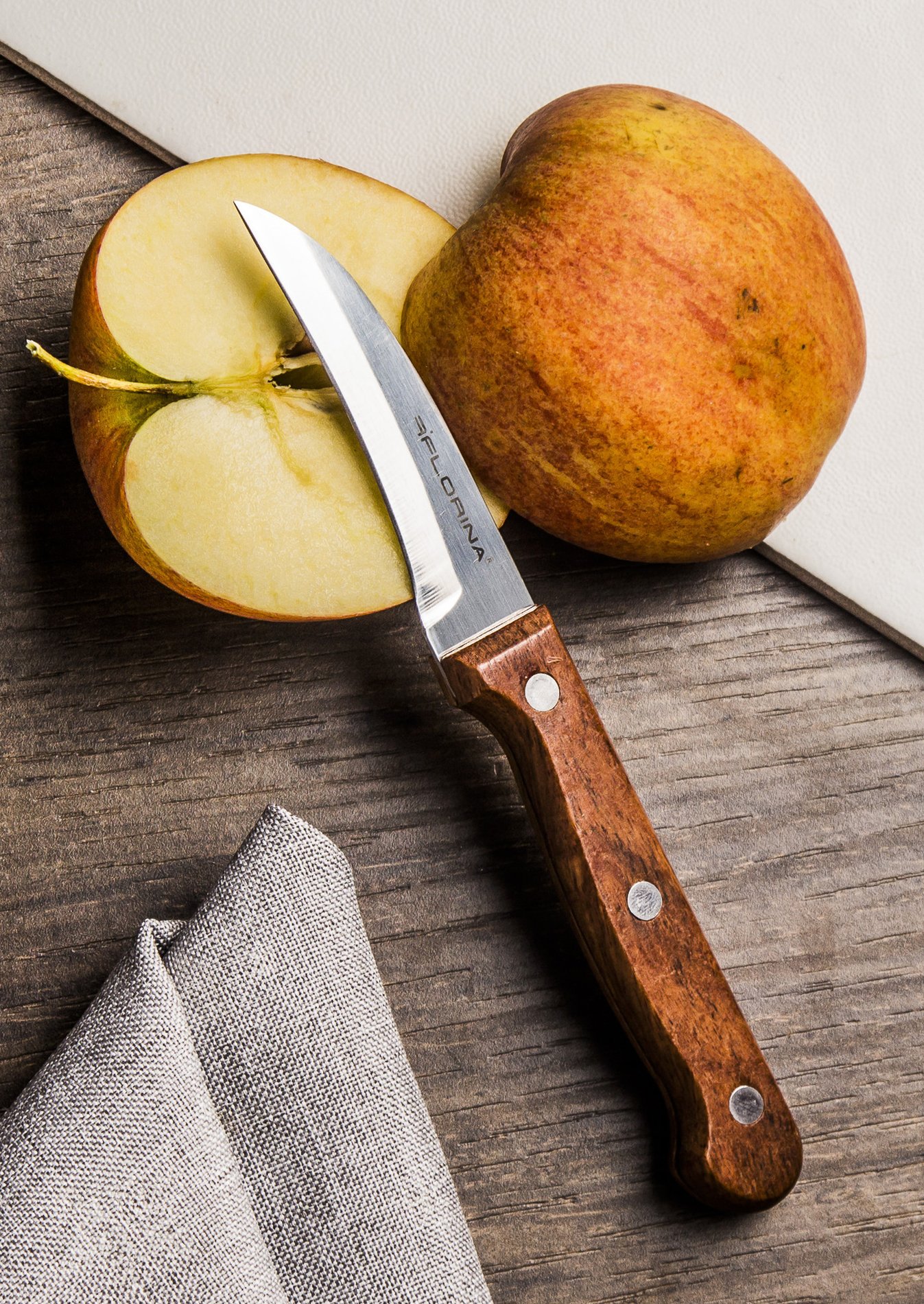 Nůž na zeleninu a ovoce z nerezové oceli FLORINA WOOD BENT 7 cm
