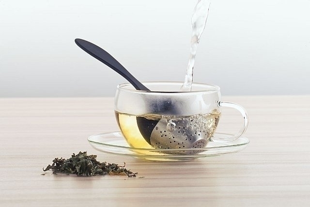 GEFU Tea - plastové sítko na sypaný čaj